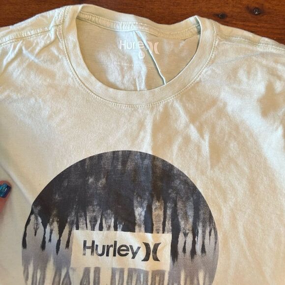 EUC Mint Hurley TeeShirt - Picture 1 of 3